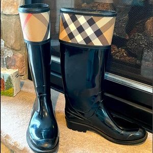 Burberry Black Rain Boots Authentic